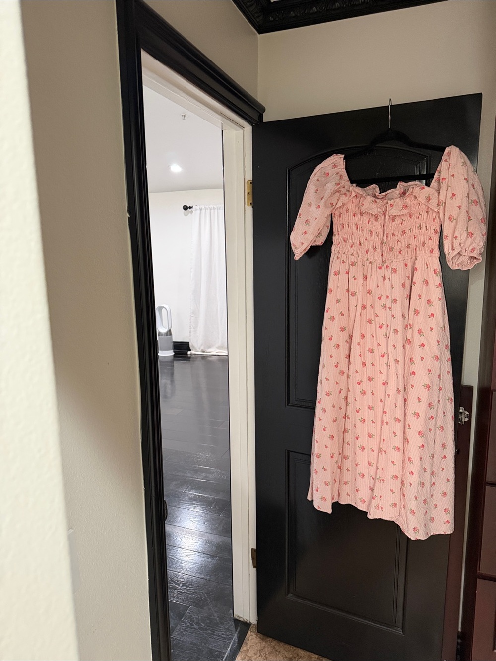 Women’s Pink Floral Smocked Puff-Sleeve Dress
